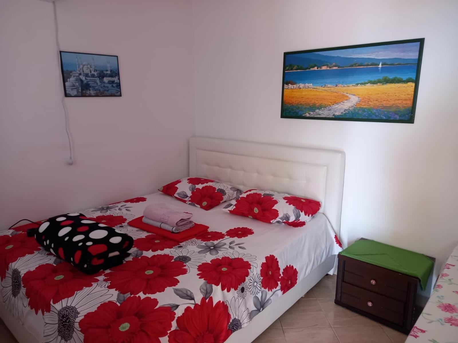 Sea View Apartments Vlorë Eksteriør bilde